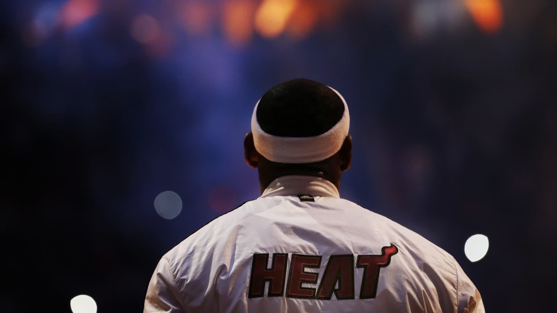 爱游戏官网APP-体育乱炖，阿贾克斯调阵、奇才防线危机与掘金备战CBA的荒诞一日